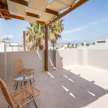 Aeolos Loft - 3 Min Walk To & Town Apartamento