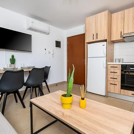 Διαμέρισμα Aeolos Loft - 3 Min Walk To Beach & Town